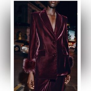 ZARA BLOGGERS FAV VELVET BLAZER WITH FAUX FUR CUFFS